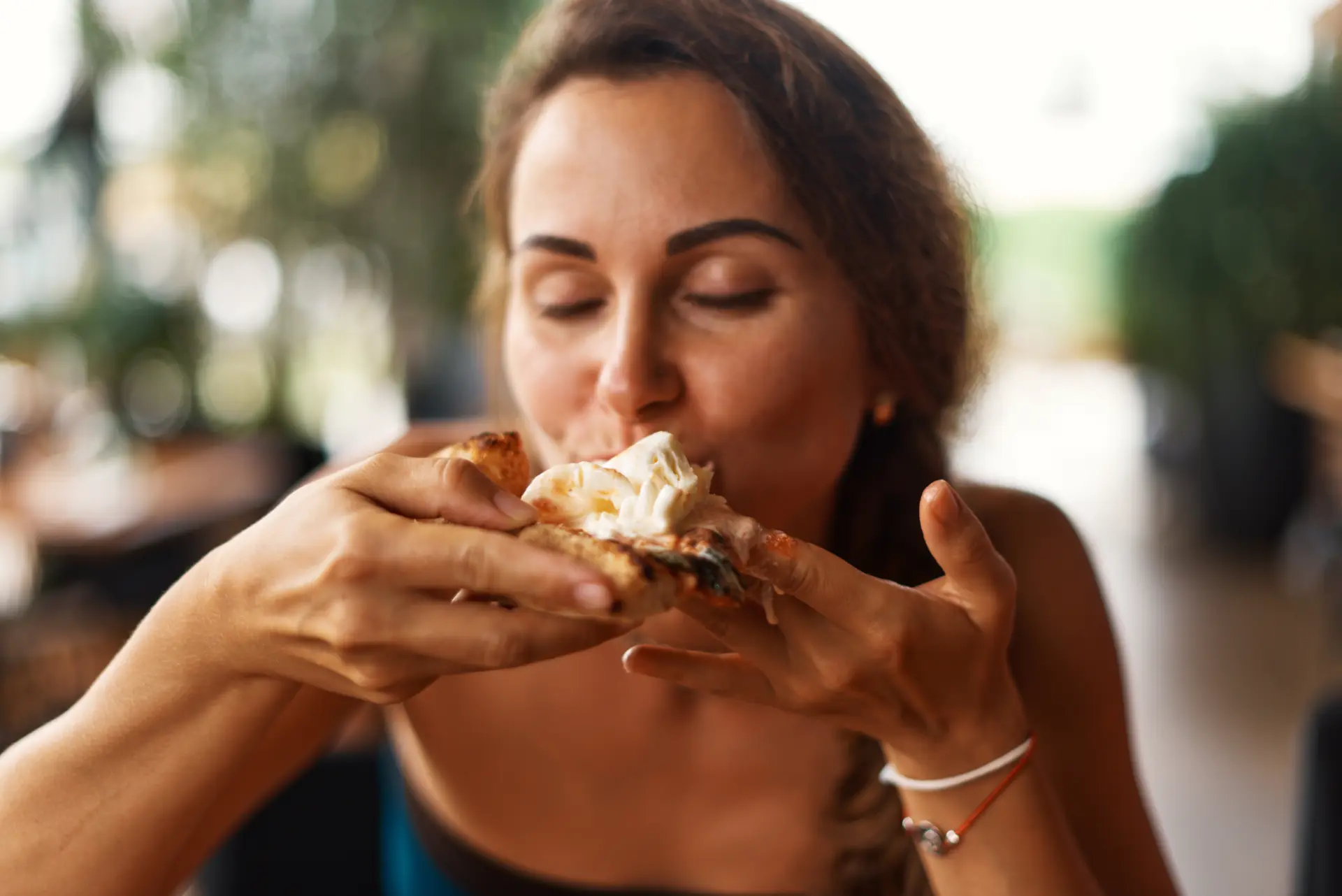 Avoid distracted eating